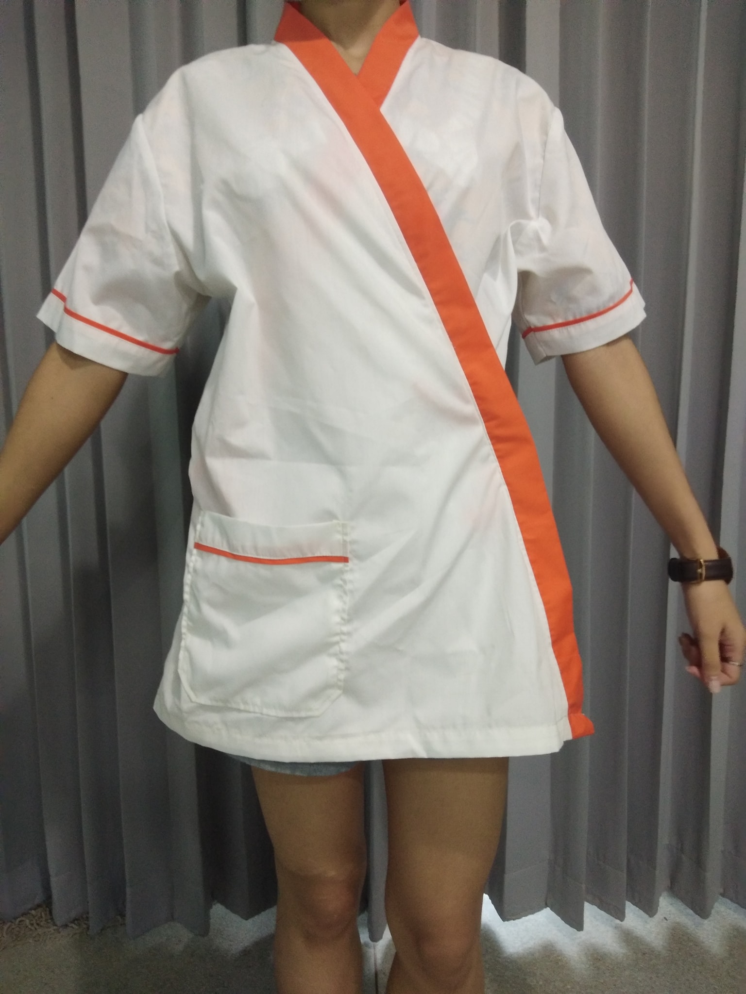 เสื้อช๊อปและยูนิฟอร์ม