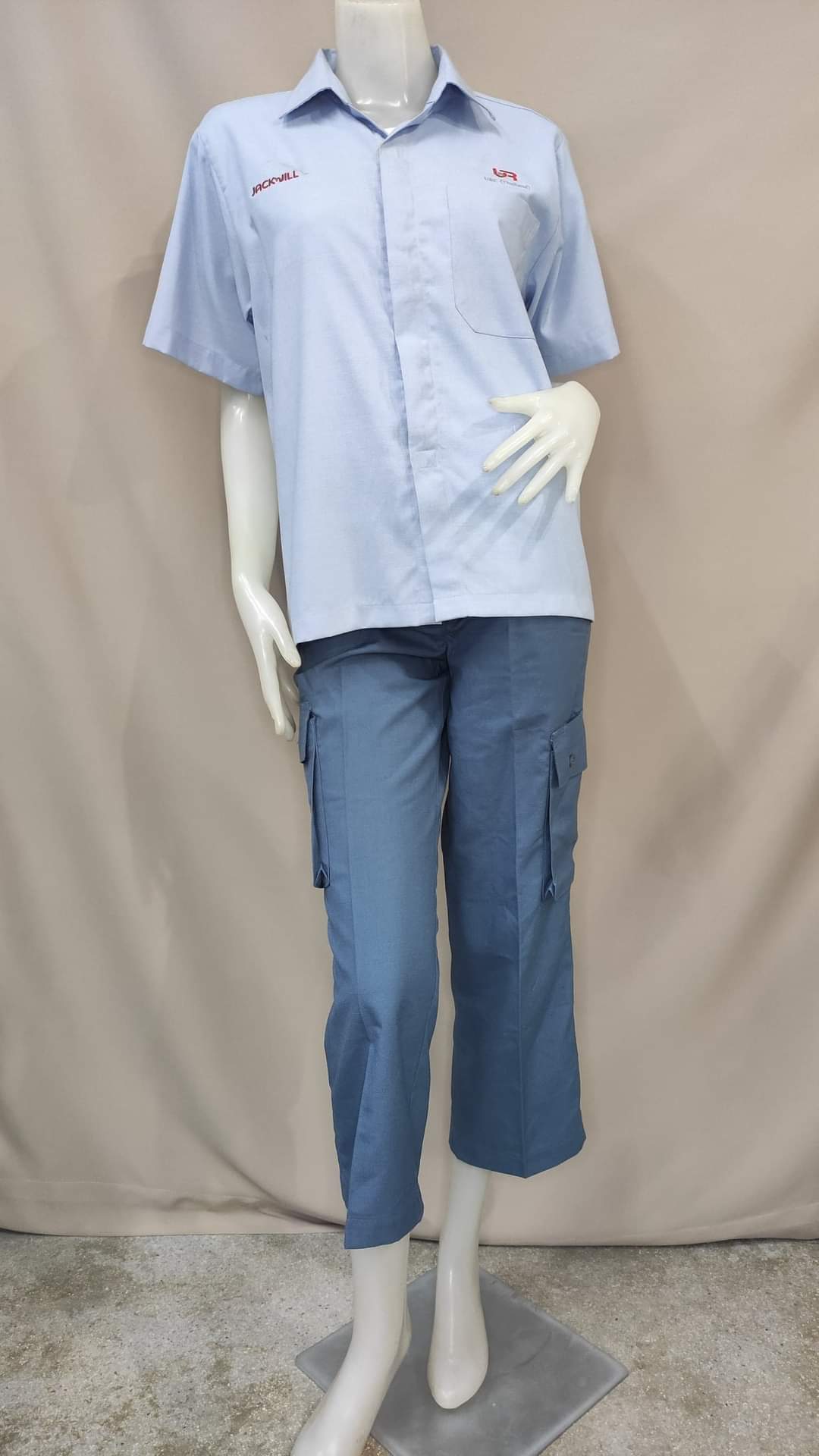 เสื้อช๊อปและยูนิฟอร์ม