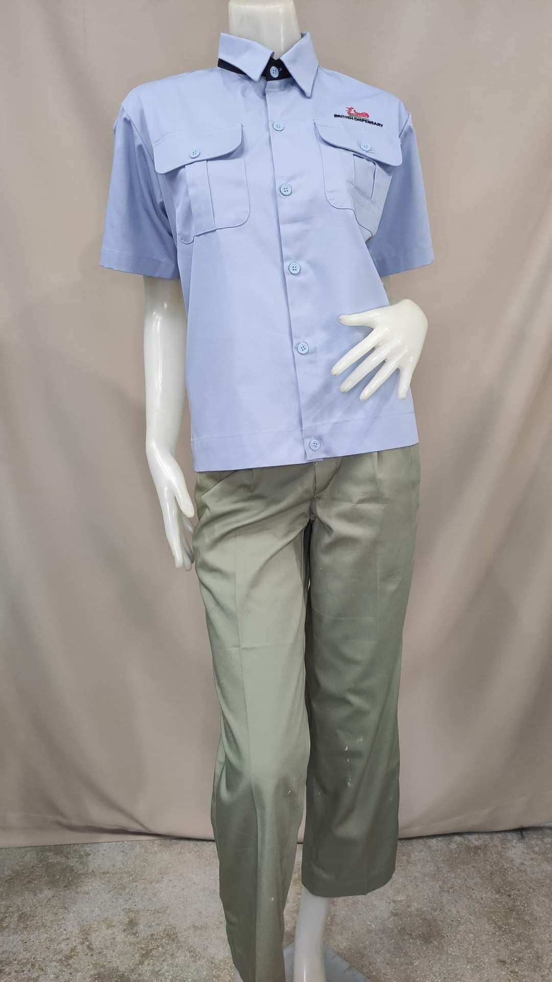 เสื้อช๊อปและยูนิฟอร์ม