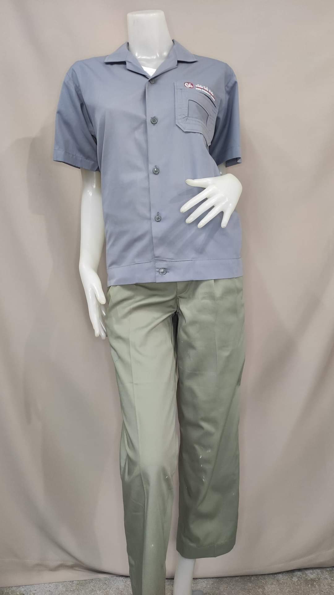 เสื้อช๊อปและยูนิฟอร์ม